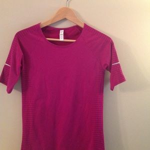 Under Armour heat gear tee